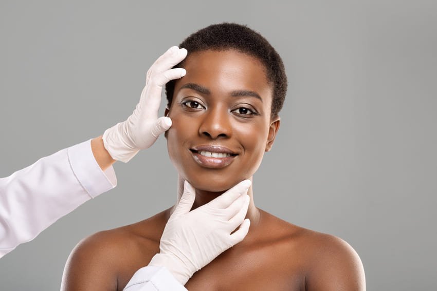 Une patiente de type africain après une rhinoplastie ethnique