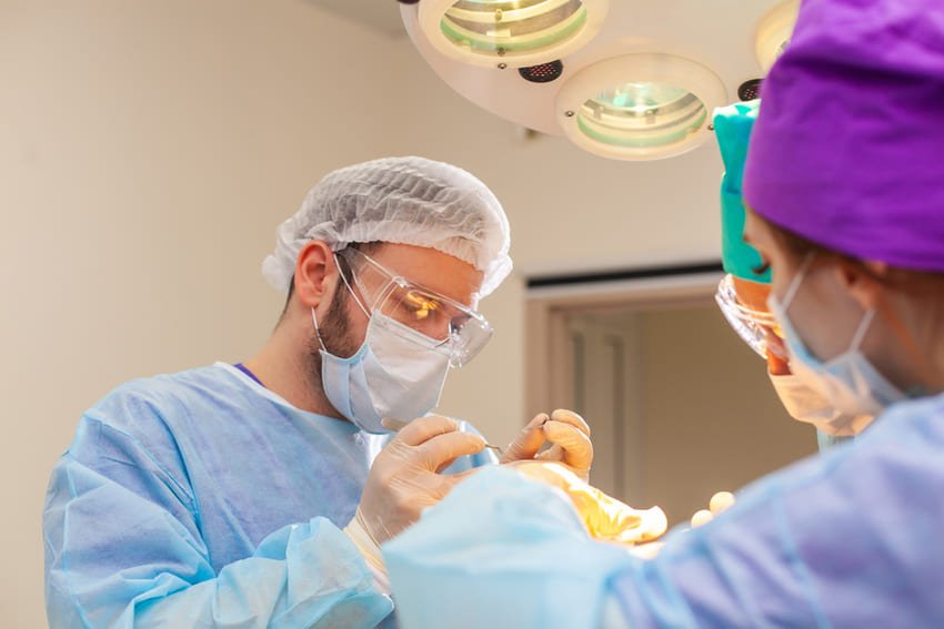 Chirurgien capillaire